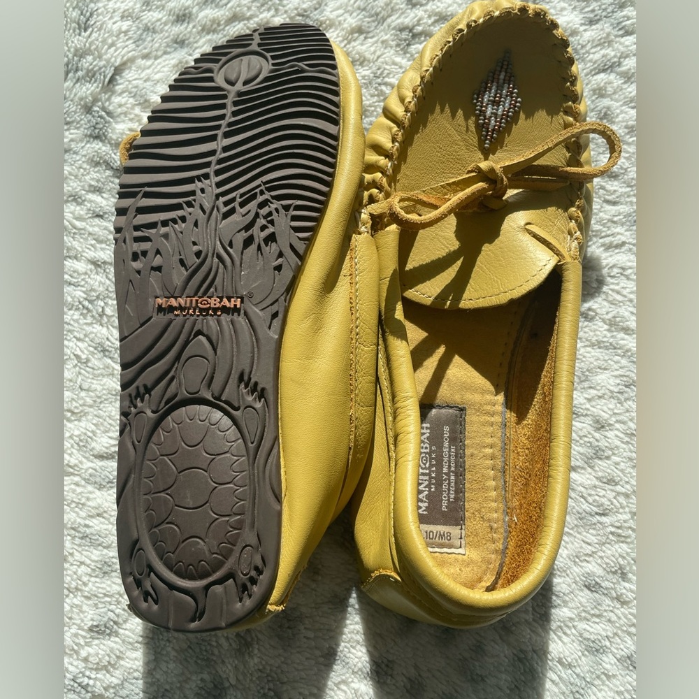 MANITOBAH MUKLUKS WOMEN’S 10 ⭐️